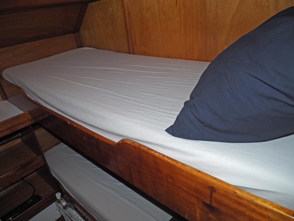 Cabin en avant, H&eacute;bergements